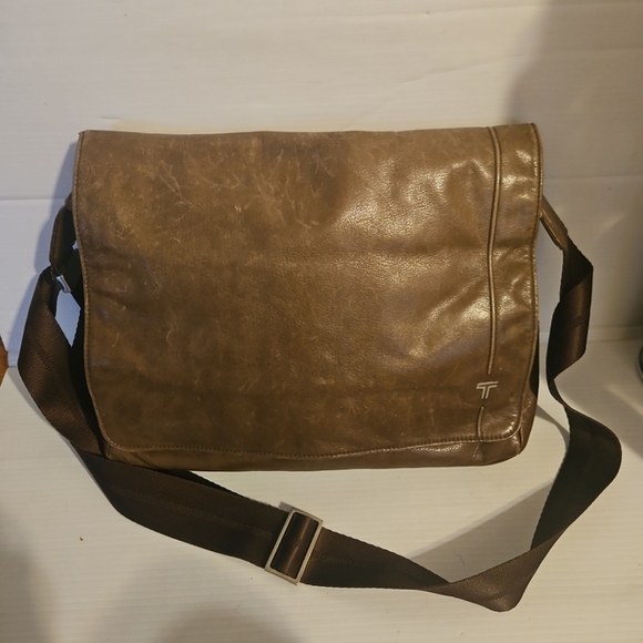 TUMI Shoulder Bag Messenger Bag Crossbody Brown Slim Flap Leather Unisex - Picture 4 of 13